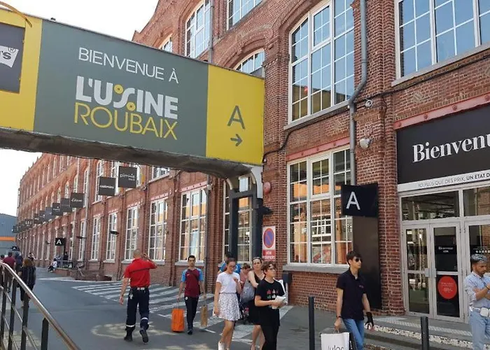 Värdshus Le Vaillant Moderne Wifi Roubaix